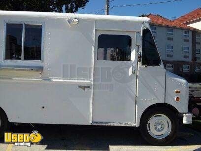 1983 - Ford E350 Food Truck