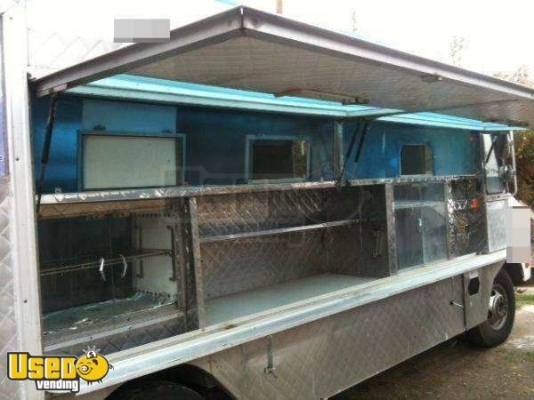 1990 - 22' x 8' WYSS Food Truck