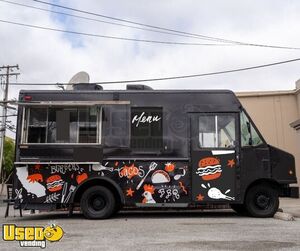 LOW MILES TURNKEY - 2007 21' Ford E350 Food Truck with Pro-Fire Suppression