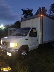 LOW MILES  2006 Ford Super Duty 359 Partial Conversion Food Truck / Pizza Truck