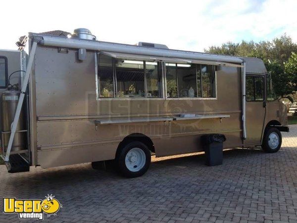 2003 - 26' Freightliner MT Full Service Mobile Kitchen Food Truck