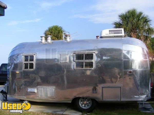 1961- 20' Avion Concession Trailer