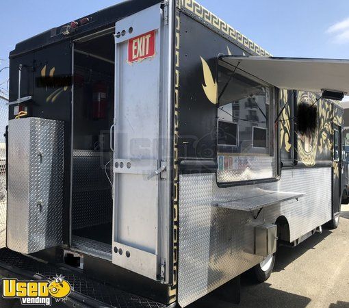 Fully Loaded 2003 26' Diesel Workhorse Food Truck w/ 2018 Kitchen Build-out