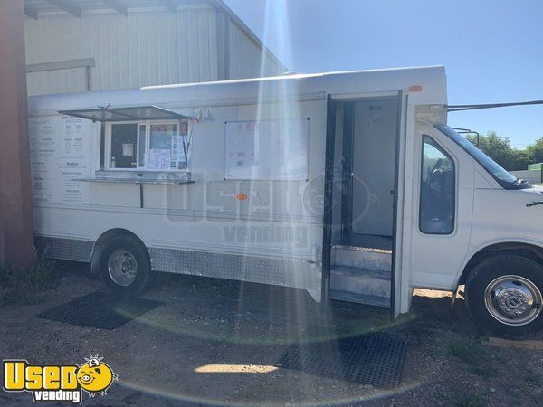 Ready to Roll 2006 GMC 23' Savana G3500 Short Bus Kitchen Food Truck