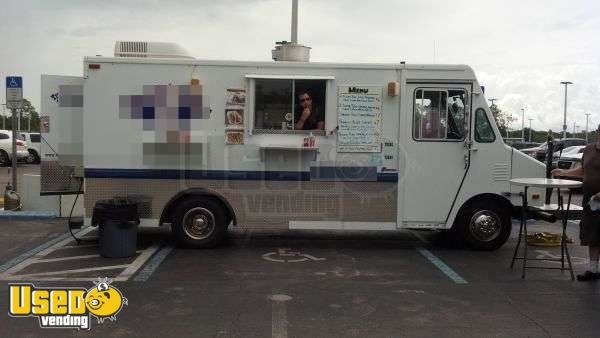 1994 - 23' Utilimaster Step Van BBQ Lunch Truck