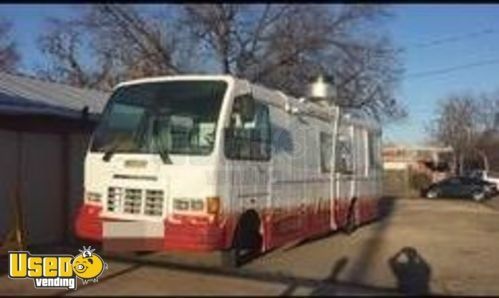 Fully-Equipped Diesel Oshkosh Motorhome Kitchen Food Truck/Used Mobile Food Unit