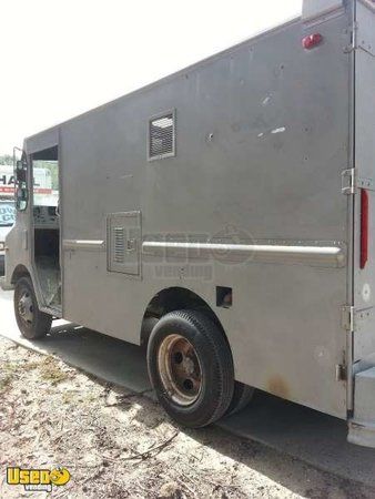 Chevy Grumman Olson Food Truck