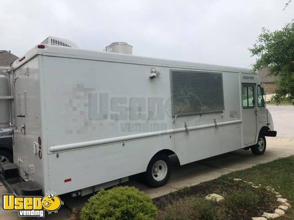 2001 - 24' GMC Workhorse Diesel Step Van Mobile Kitchen Food Truck