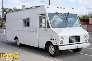 Nice Looking - Chevrolet P30 Step Van All-Purpose Food Truck