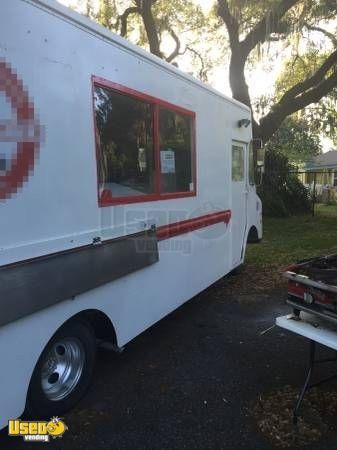 Chevy Grumman Olson Food Truck