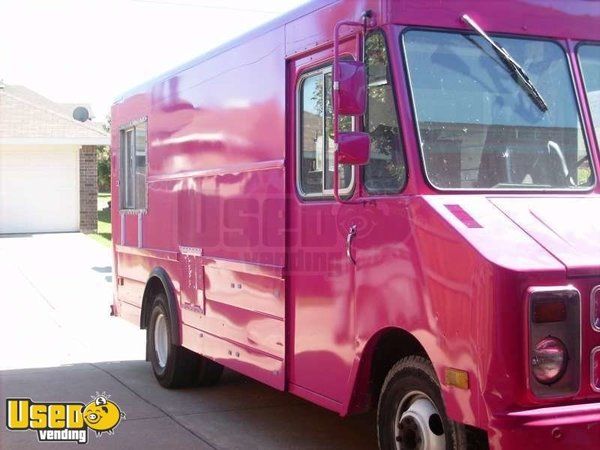 1984 Hot Pink 21' Chevy Step Van Concession Truck