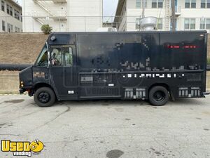 Fully-Equipped 2006 Freightliner Step Van Kitchen Food Truck