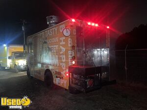 Versatile - 2006 Workhorse P42 Taco Food Truck with Fire Suppression System