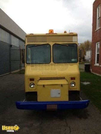 1998 - Grumman Step Van Food Truck / Mobile Kitchen