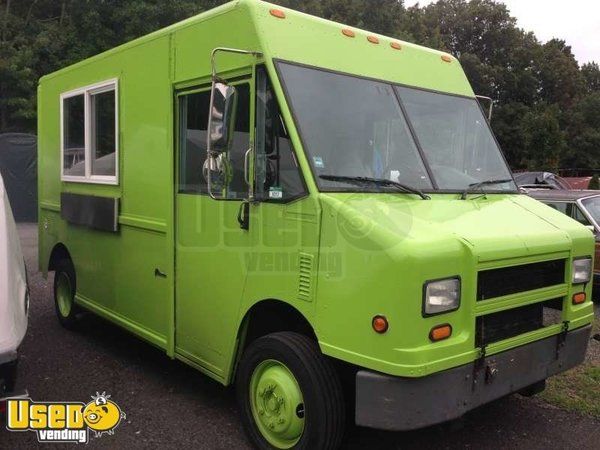 2003 - 19' Freightliner StepVan Food Truck