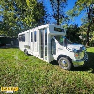 Low Miles 2009 18' Ford E450 All-Purpose Food Truck w/ Newly Built Kitchen