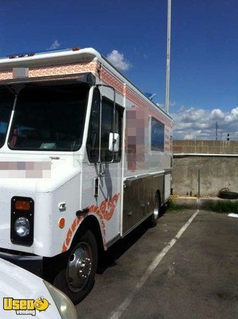 Mobile Kitchen Truck- Wyss / Workhorse Loaded