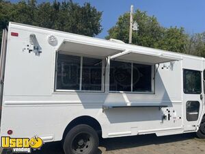 Versatile - 2006  All-Purpose Food Truck with All NSF Equipment