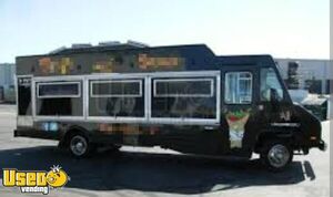 32' Freightliner Step Van All-Purpose Food Truck Turnkey Mobile Kitchen