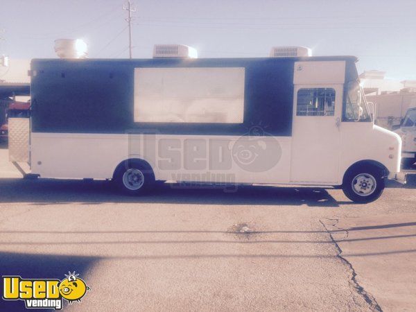 For Sale 21' Ford Food Truck