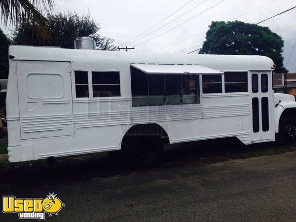 Food Truck / Bus Mobile Kitchen