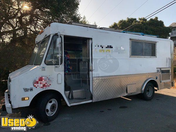 GMC w/ a 2019 Remodeled Kitchen Food Truck with Pro Fire Suppression System