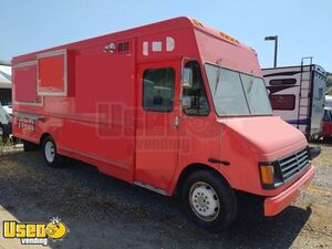 2006 - 26' GM Mobile Kitchen Food Truck | Solid Rolling Kitchen