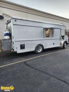 24' International Diesel Food Truck with 2023 Kitchen Built Out