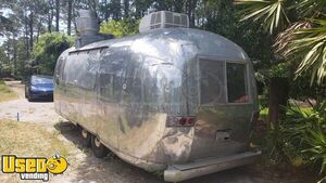 Vintage 1973 Airstream 8' x 20' Mobile Food Concession Trailer