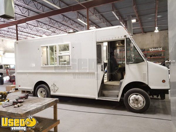 20' Freightliner Food Truck