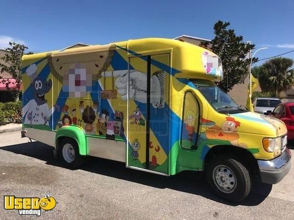 Ready to Serve Head-Turning Mobile Kitchen / Used Food Truck