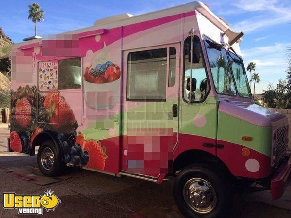 2002 - Grumman Olson Workhorse Soft Serve Ice cream Truck