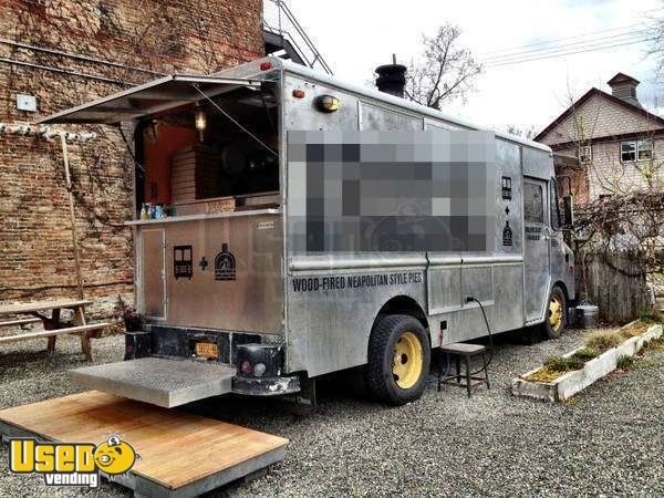 1982 Gruman Kurbmaster Wood-fired Pizza Oven Food Truck