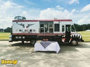 Versatile - 2004 28' GMC P42 Workhorse All-Purpose Food Truck