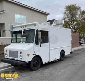 Well Equipped - 2003 23' WorkHorse All-Purpose Food Truck