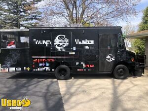 2002 - Chevrolet Workhorse All-Purpose Food Truck with Porch