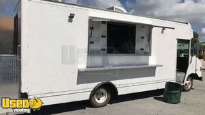 18' Chevrolet P30 Loaded Mobile Kitchen / Well-Equipped Food Vending Truck