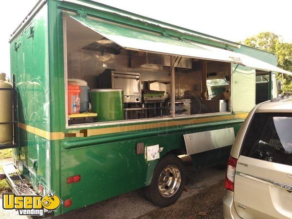 Remarkably Clean Diesel Step Van Kitchen Food Truck / Used Mobile Kitchen Unit