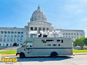 2010 26' Ford Econoline Food Truck with Open Barbecue Smoker