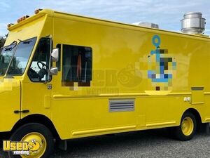 2000 - 27' Freightliner Step Van Food Truck with a Lightly Used Kitchen