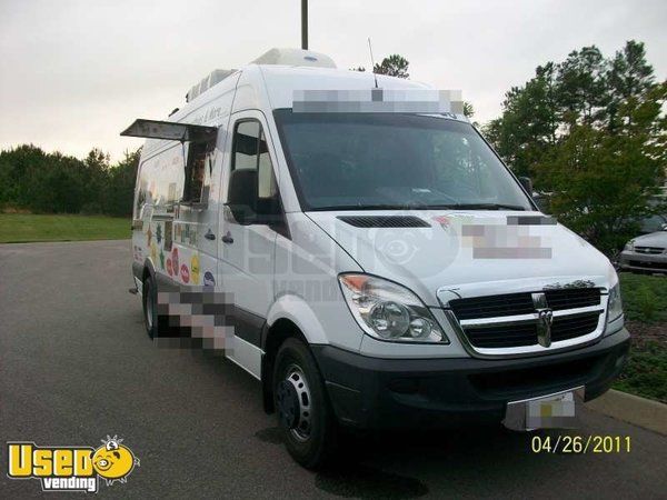 2007 - 23' x 8' Dodge Sprinter 3500 Smoothie / Coffee / Espresso Truck