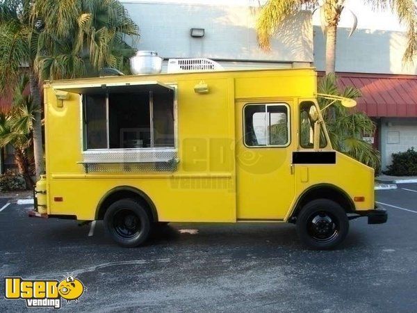 1987 / 2010 - 7' x 10' x 18' Chevy Diesel P30 Step-Van Food Truck