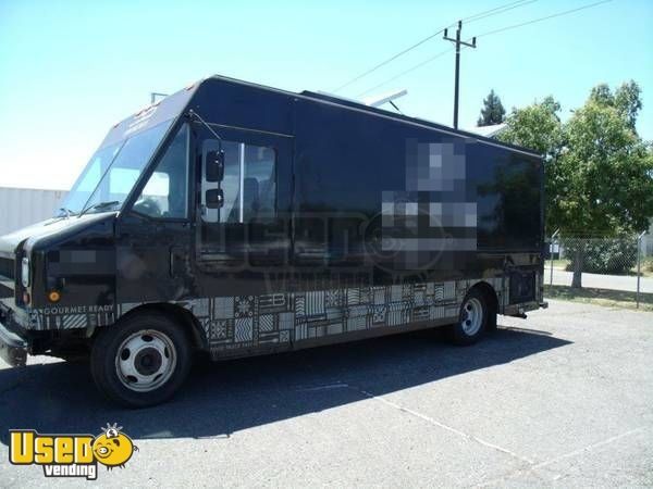 Chevy P30 Workhorse Food Truck