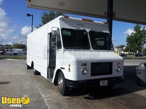 30' Diesel Freightliner MT45 Mobile Kitchen Food Truck with Commercial-Grade Equipment