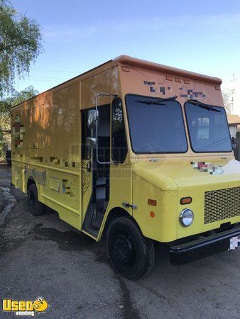 2009 Workhorse Step Van Turnkey Kitchen Food Truck/Loaded Mobile Kitchen