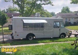 Low Mileage - Chevrolet P30 Food Truck | Mobile Food Unit