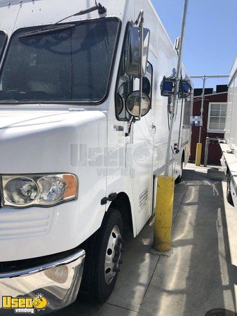 2013 - 26' Freightliner Diesel Mobile Kitchen Food Truck