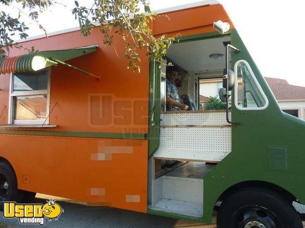 1986- GMC Grumman Food Truck