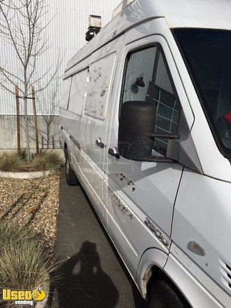 2010 Sprinter Freightliner Food Truck