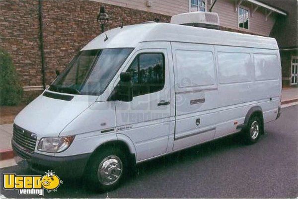 2004 Mercedes Freightliner Sprinter Concession Van